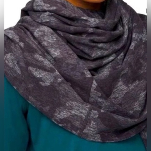 Lululemon🍋 Vinyasa Scarf Foulard Vinyasa Incognito Camo Multi Grey - Picture 11 of 14